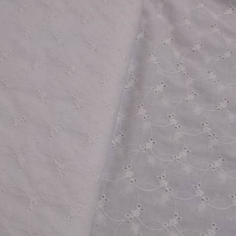 Batista Bordada Hojas Blanca