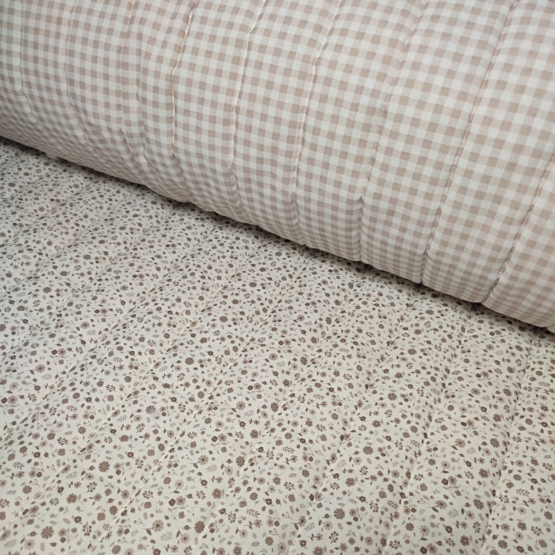 Tela Acolchada Flores Marrones y Vichy Beige Reversible Tela Acolchada Flores Marrones y Vichy Beige Reversible